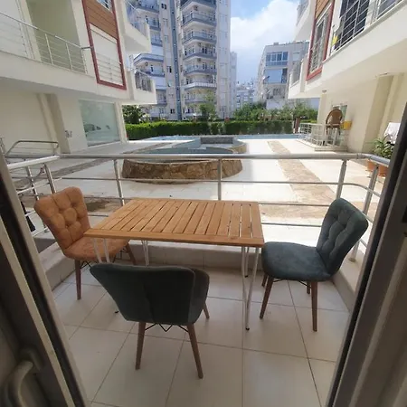 Lovely 1-Bedroom Serviced Apartment With A Pool Apartment Antalya